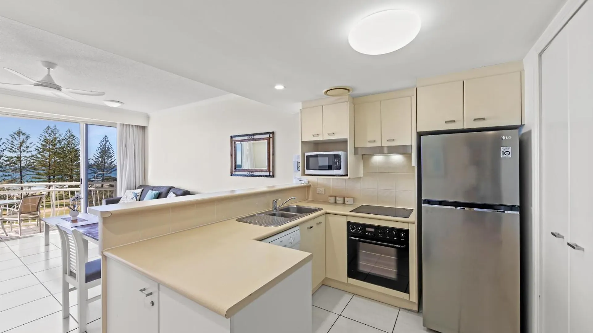 Aquarius Resort Alexandra Headland 4*,  Australia